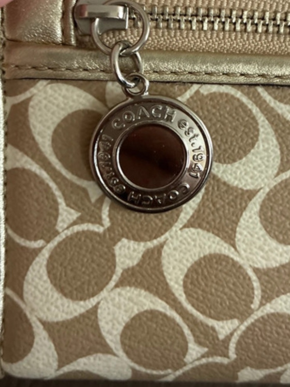 Coach Chelsea Signature Jacquard Stripe Tote and Wristlet Wallet Set - Picture 16 of 16